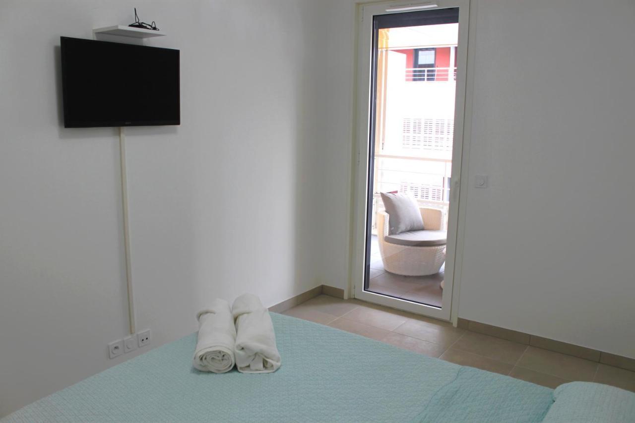 A Terrasse Ensoleillee & Parking A La Gare Du Sud Apartment Nice