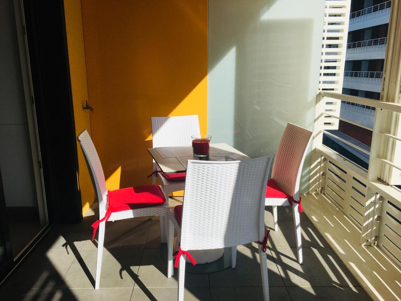Apartment A Terrasse Ensoleillee & Parking A La Gare Du Sud Nice