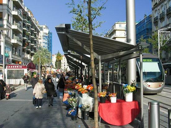Apartment A Terrasse Ensoleillee & Parking A La Gare Du Sud Nice